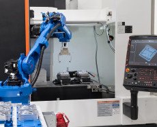 Обслуговування верстатів роботами Yaskawa